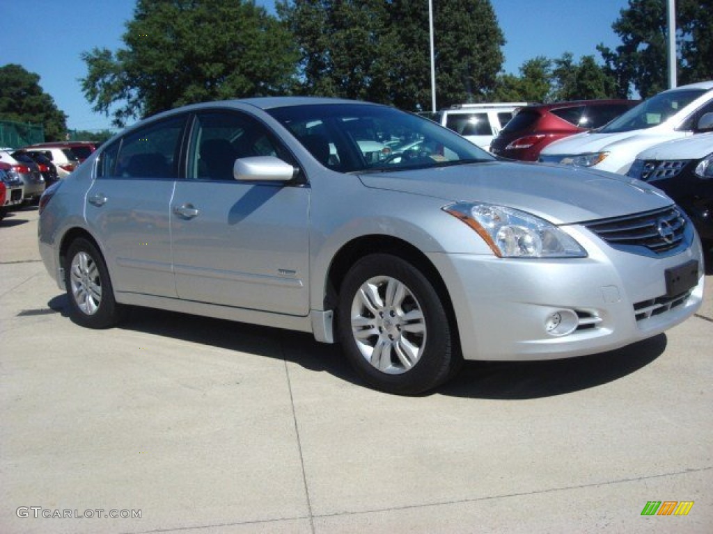 2010 Altima Hybrid - Radiant Silver / Charcoal photo #2