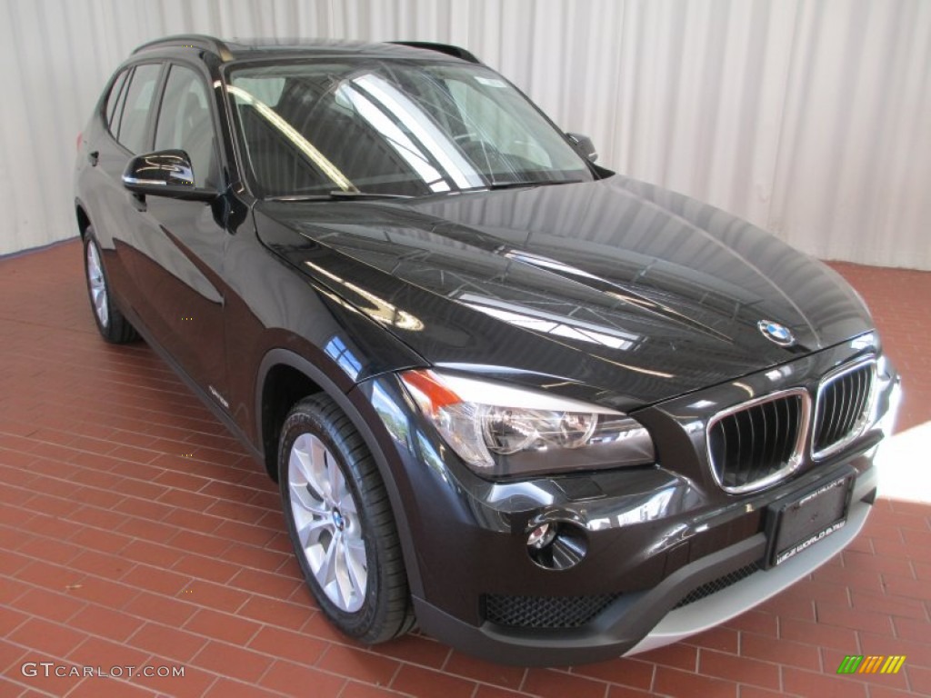 2013 X1 xDrive 28i - Jet Black / Black photo #1