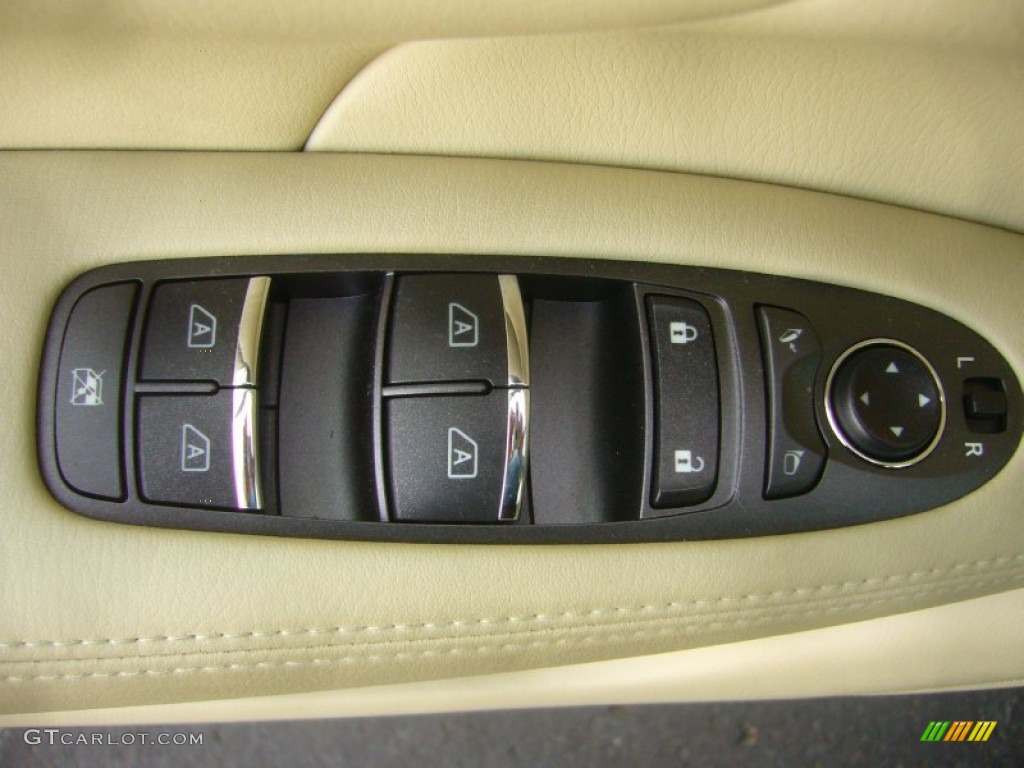 2012 Infiniti M Hybrid Sedan Controls Photo #70717264