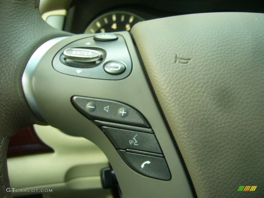 2012 Infiniti M Hybrid Sedan Controls Photo #70717319