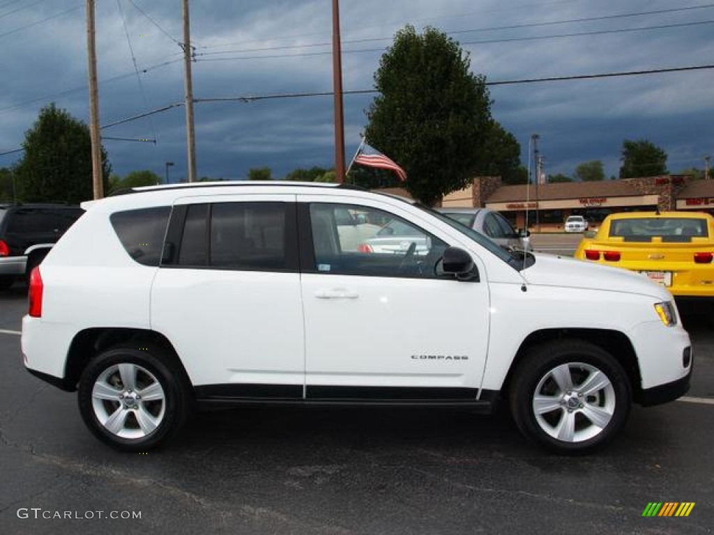 2011 Compass 2.4 Latitude 4x4 - Bright White / Dark Slate Gray photo #1