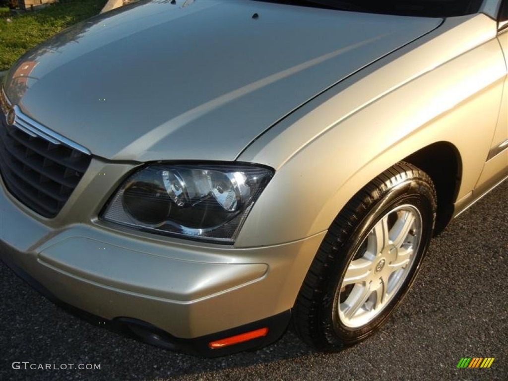 2005 Pacifica AWD - Linen Gold Metallic Pearl / Light Taupe photo #21