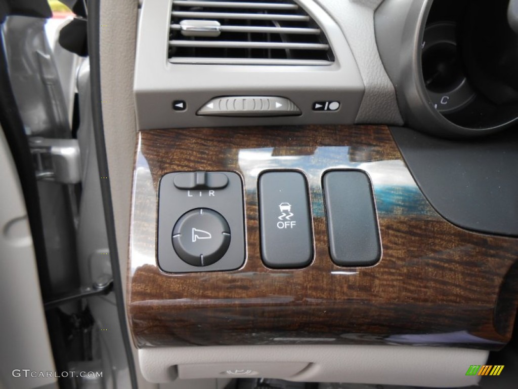 2013 Acura MDX SH-AWD Technology Controls Photo #70725423