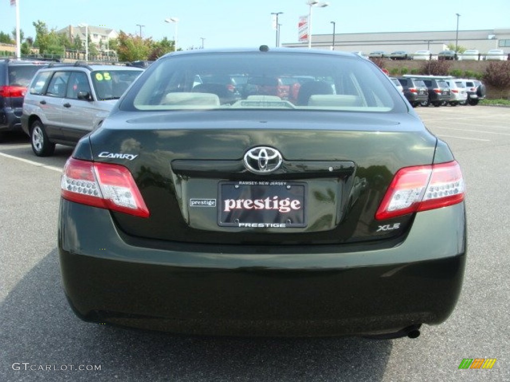 2011 Camry XLE - Spruce Green Mica / Ash photo #5