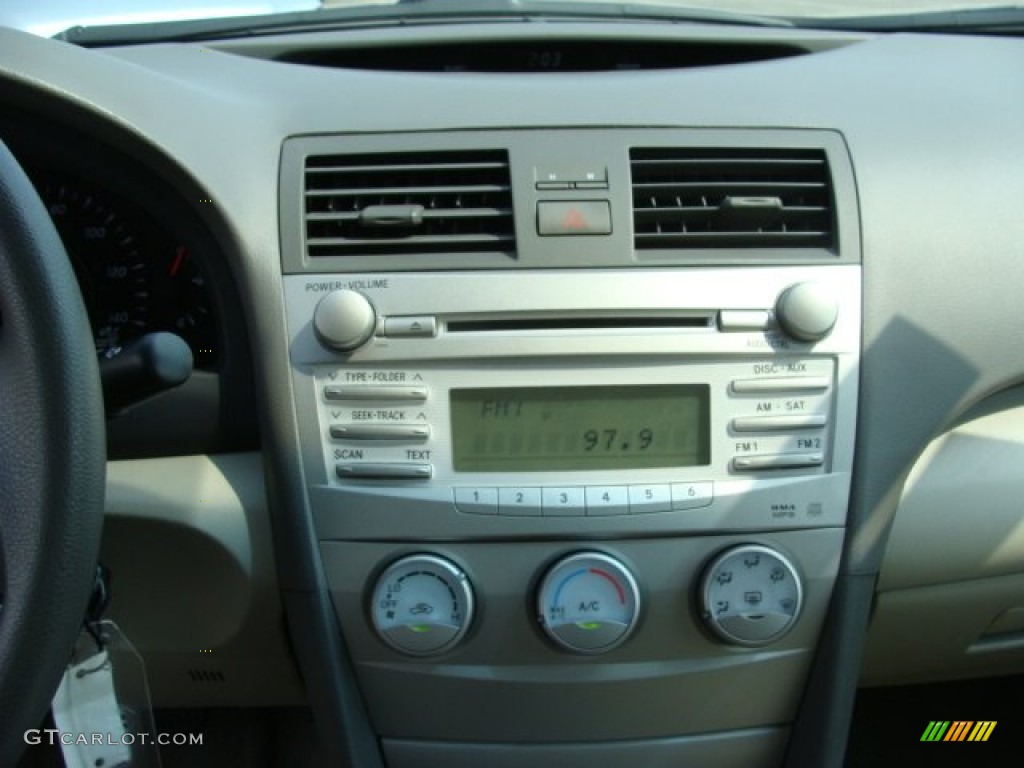 2011 Camry XLE - Spruce Green Mica / Ash photo #11