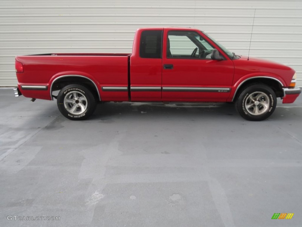 Bright Red 1998 Chevrolet S10 LS Extended Cab Exterior Photo #70725923