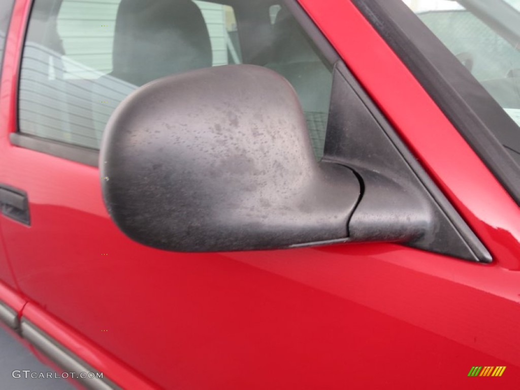 1998 S10 LS Extended Cab - Bright Red / Graphite photo #15