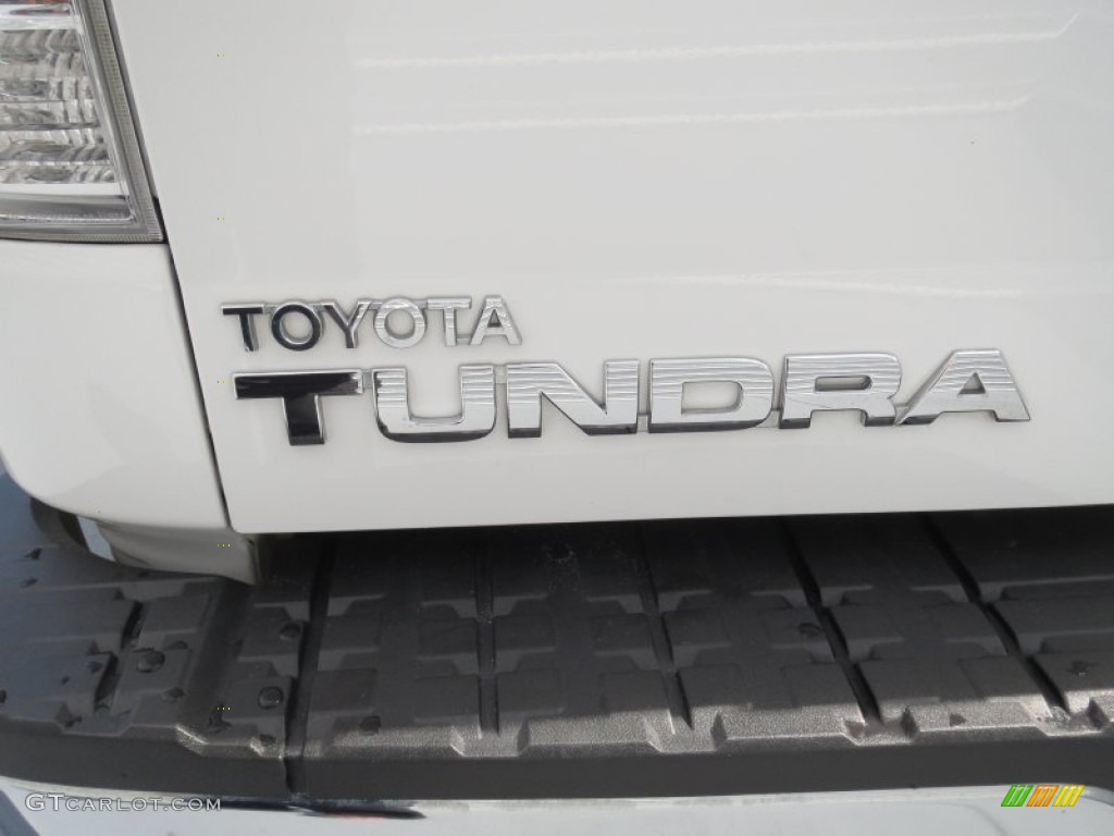 2010 Tundra Double Cab - Super White / Graphite Gray photo #17
