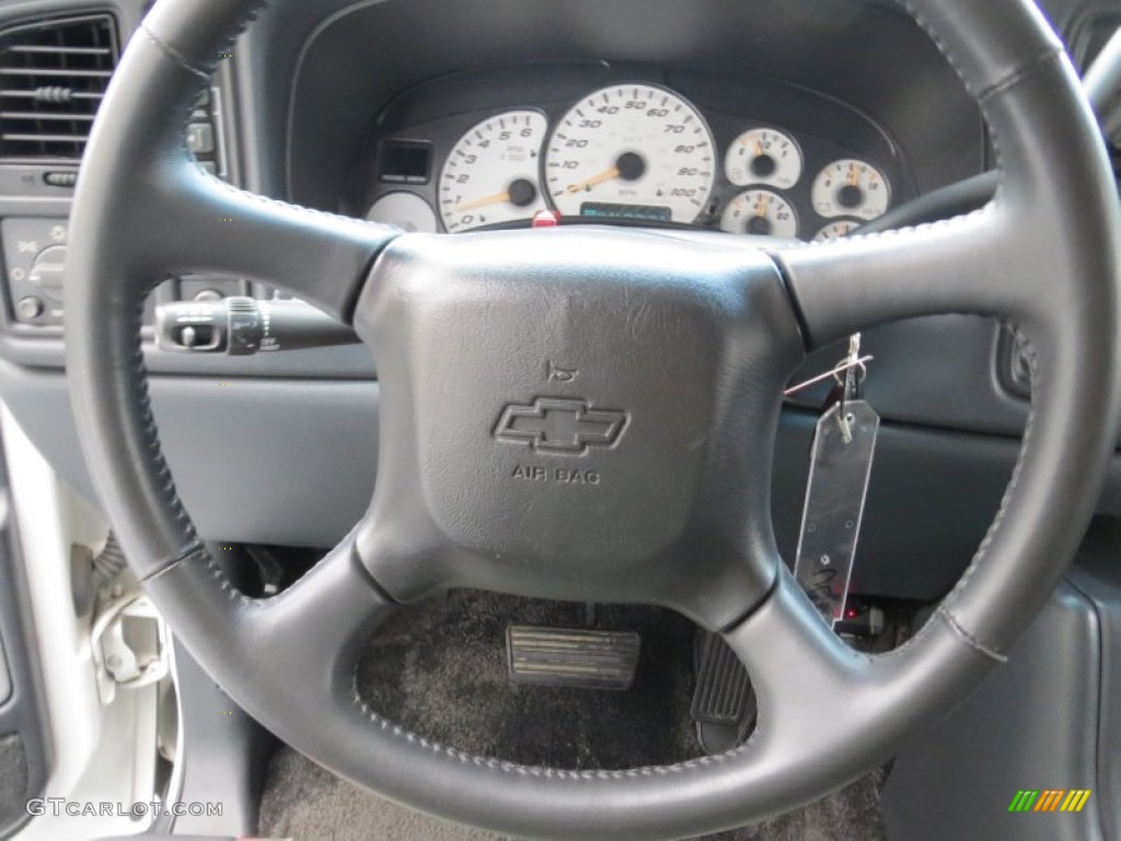 2002 Chevrolet Avalanche The North Face Edition 4x4 Cedar Green/Graphite Steering Wheel Photo #70728629