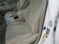 Super White - Camry LE Photo No. 31