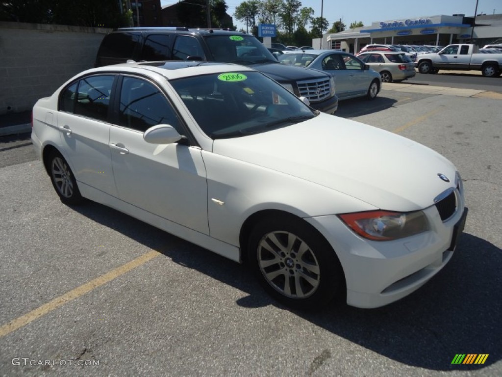 2006 3 Series 325xi Sedan - Alpine White / Black photo #3