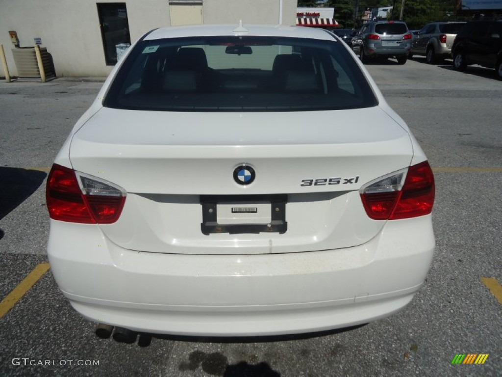 2006 3 Series 325xi Sedan - Alpine White / Black photo #5