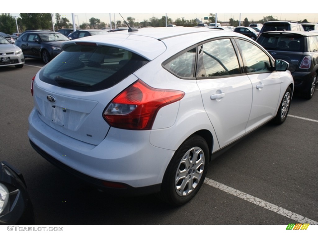 2012 Focus SE 5-Door - Oxford White / Stone photo #2