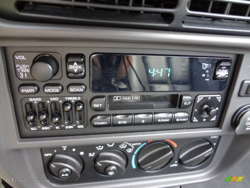 2001 Plymouth Prowler Roadster Audio System Photo #70734689
