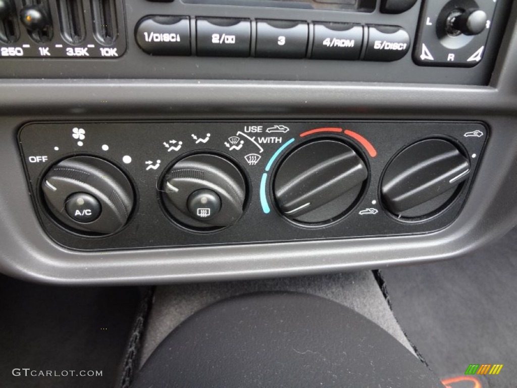 2001 Plymouth Prowler Roadster Controls Photo #70734698