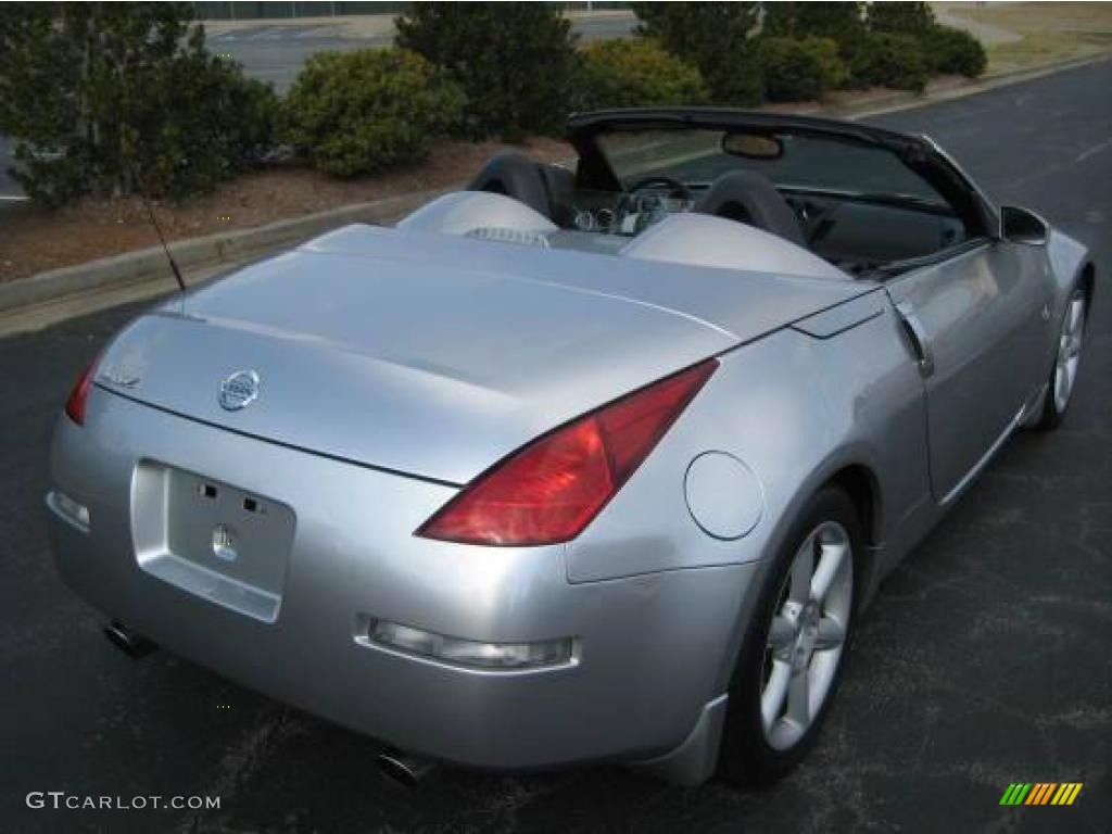 2004 350Z Touring Roadster - Chrome Silver Metallic / Carbon Black photo #3