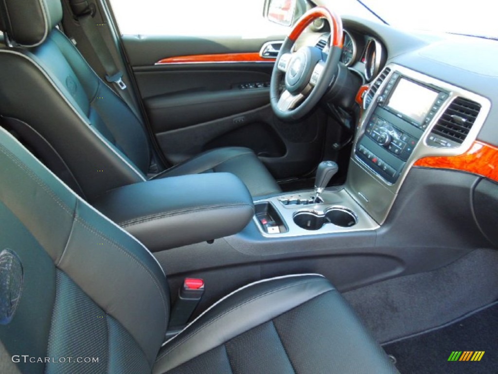 2013 Grand Cherokee Overland - Bright Silver Metallic / Black photo #25
