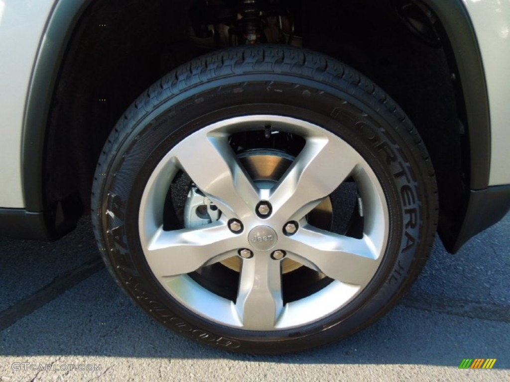 2013 Grand Cherokee Overland - Bright Silver Metallic / Black photo #27