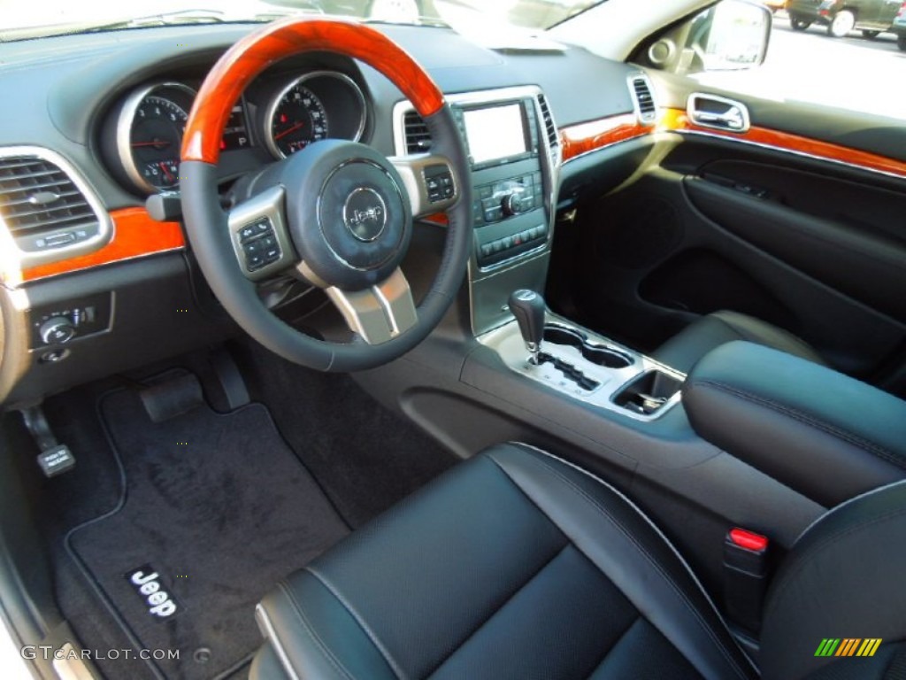 2013 Grand Cherokee Overland - Bright Silver Metallic / Black photo #29