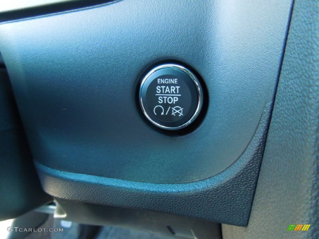 2013 Challenger R/T - Bright White / Dark Slate Gray photo #14