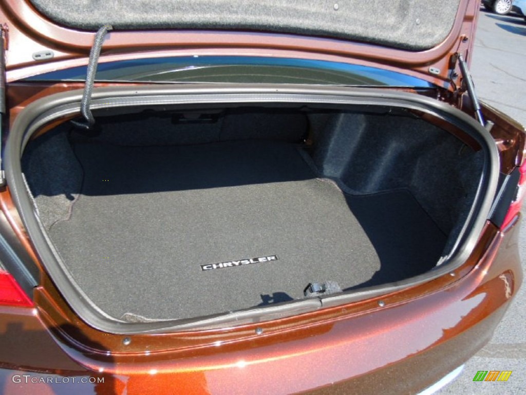 2013 Chrysler 200 Touring Sedan Trunk Photo #70741586