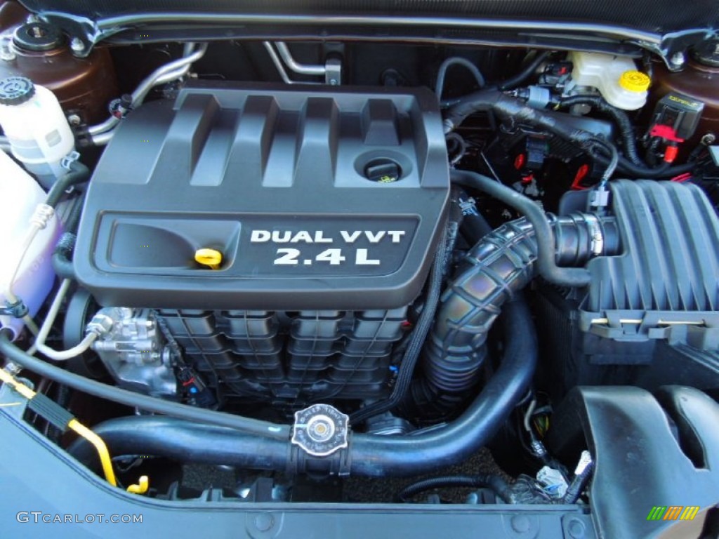 2013 Chrysler 200 Touring Sedan 2.4 Liter DOHC 16-Valve Dual VVT 4 Cylinder Engine Photo #70741625