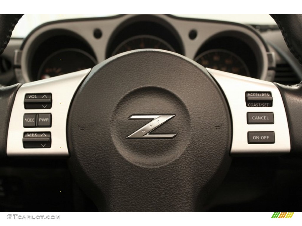 2006 Nissan 350Z Enthusiast Roadster Controls Photo #70744460