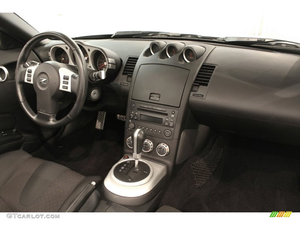 Carbon Black Interior 2006 Nissan 350Z Enthusiast Roadster Photo #70744508