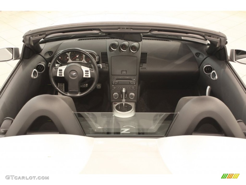 2006 Nissan 350Z Enthusiast Roadster Dashboard Photos