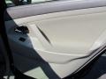 Black - Camry LE Photo No. 25