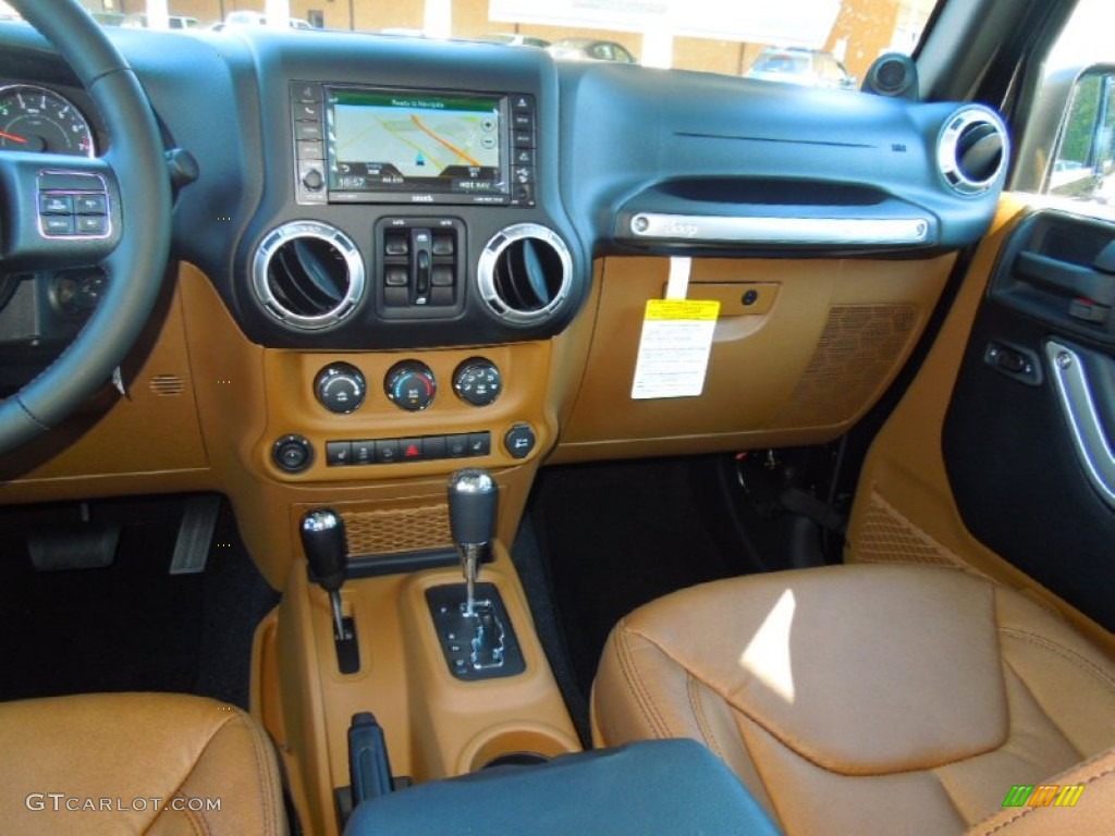 2013 Jeep Wrangler Unlimited Rubicon 4x4 Black/Dark Saddle Dashboard Photo #70754450