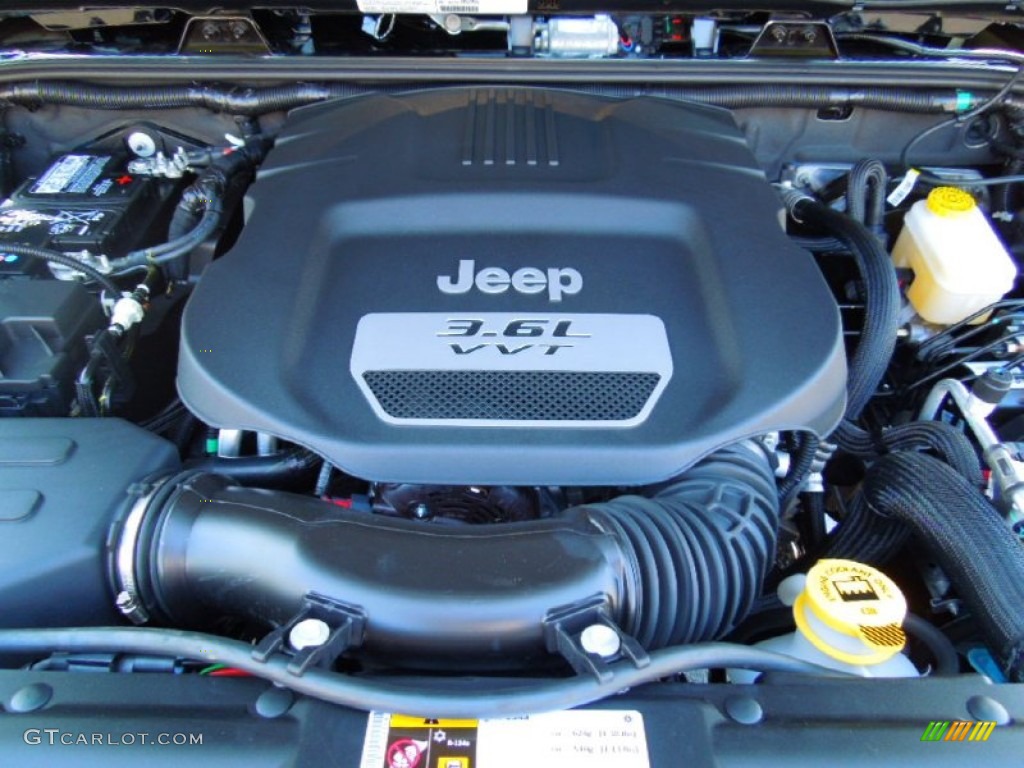 2013 Jeep Wrangler Unlimited Rubicon 4x4 3.6 Liter DOHC 24-Valve VVT Pentastar V6 Engine Photo #70754510