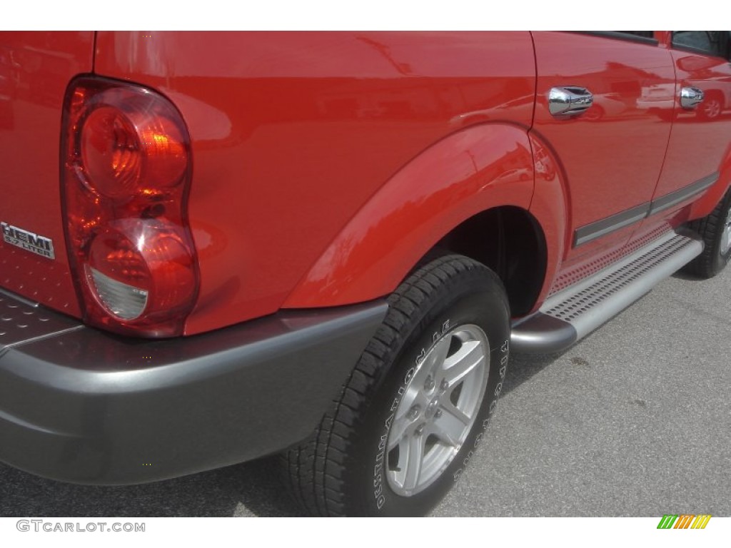 2006 Durango SLT HEMI 4x4 - Flame Red / Dark Slate Gray/Light Slate Gray photo #6