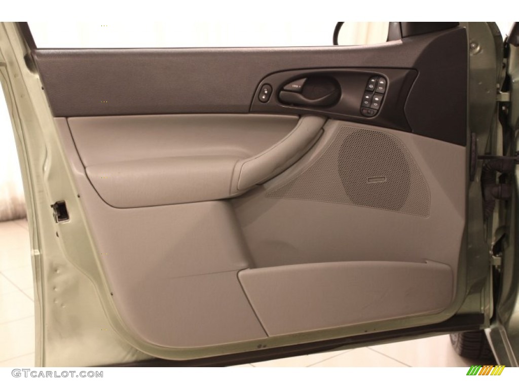 2007 Focus ZX4 SES Sedan - Kiwi Green Metallic / Charcoal/Light Flint photo #5