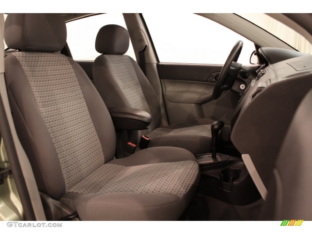 2007 Focus ZX4 SES Sedan - Kiwi Green Metallic / Charcoal/Light Flint photo #11
