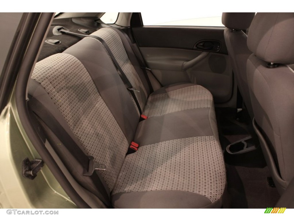 2007 Focus ZX4 SES Sedan - Kiwi Green Metallic / Charcoal/Light Flint photo #12