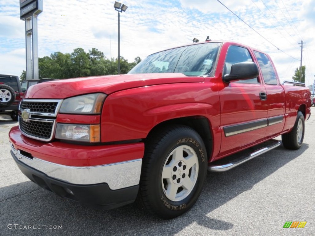 2006 Silverado 1500 LT Extended Cab - Victory Red / Dark Charcoal photo #3