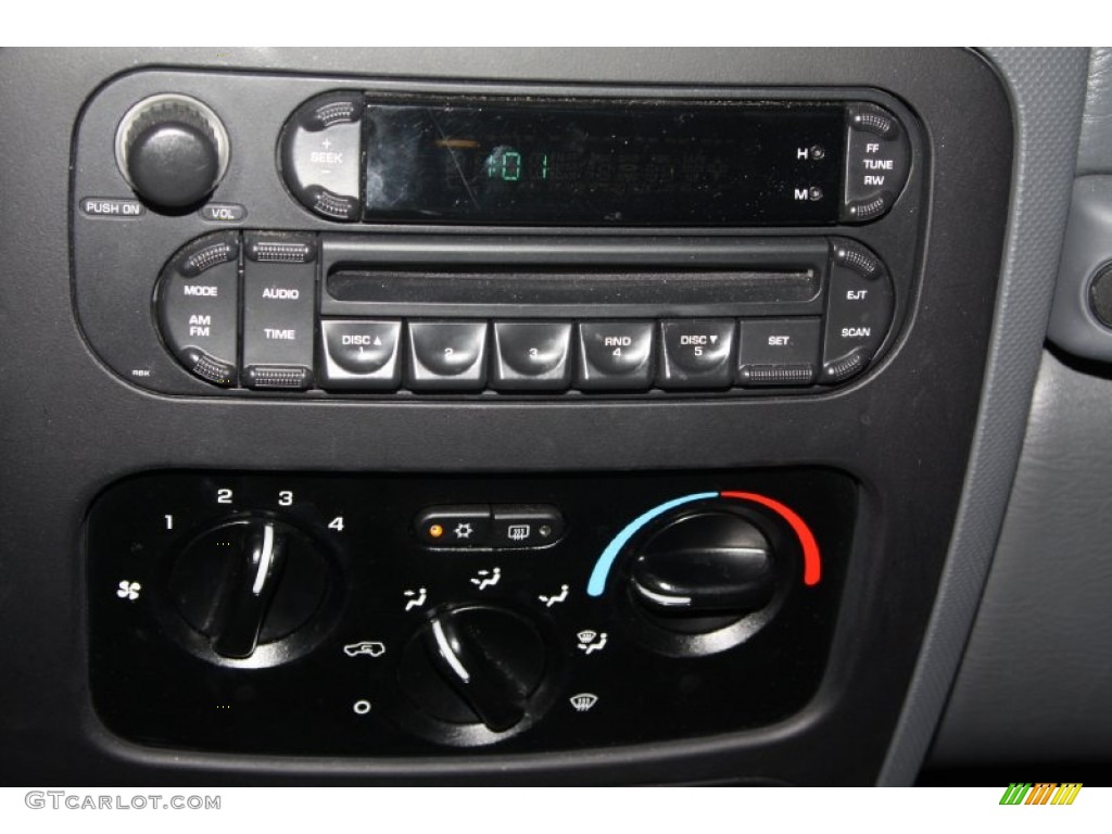 2006 Jeep Liberty Sport Audio System Photo #70761479