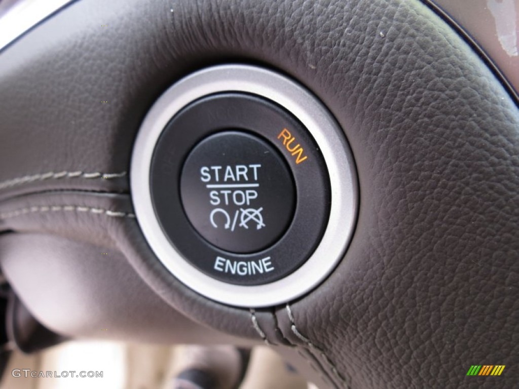 2013 Chrysler 300 C Luxury Series Controls Photo #70762665