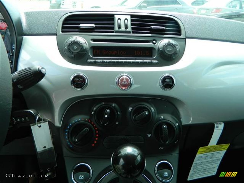 2013 Fiat 500 Pop Controls Photo #70766039