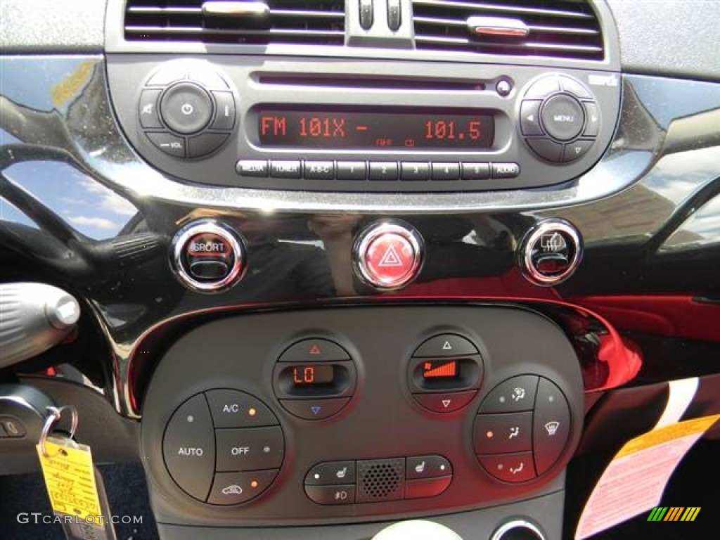 2012 Fiat 500 Lounge Controls Photo #70766833