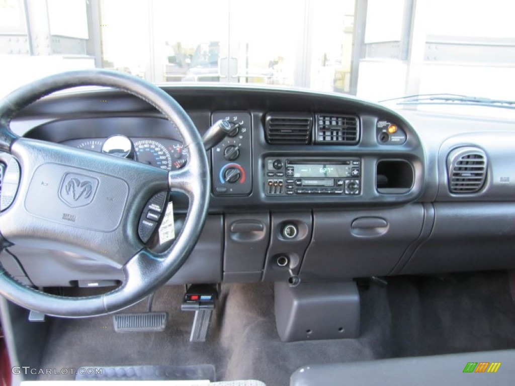 2001 Ram 2500 SLT Quad Cab - Dark Garnet Red Pearl / Mist Gray photo #13