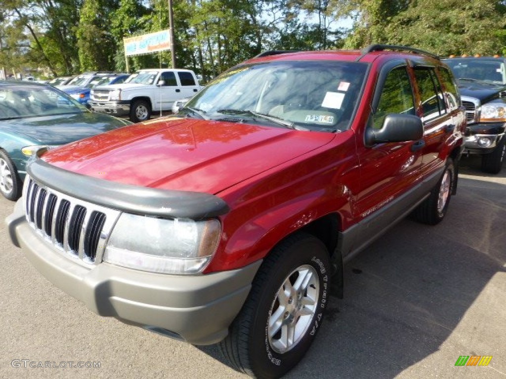 2002 Grand Cherokee Laredo 4x4 - Dark Garnet Red Pearlcoat / Sandstone photo #4