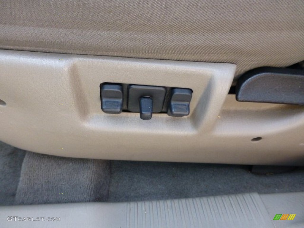 2002 Grand Cherokee Laredo 4x4 - Dark Garnet Red Pearlcoat / Sandstone photo #11