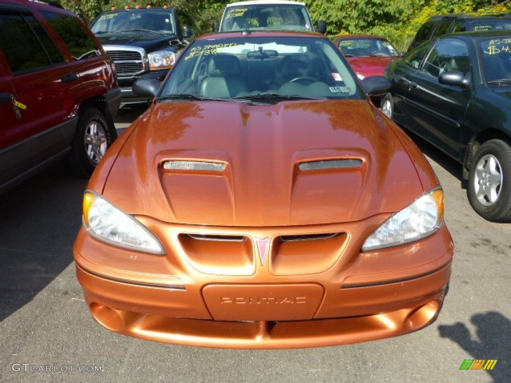 2004 Grand Am GT Sedan - Fusion Orange Metallic / Dark Pewter photo #5