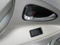 Super White - Camry SE Photo No. 7