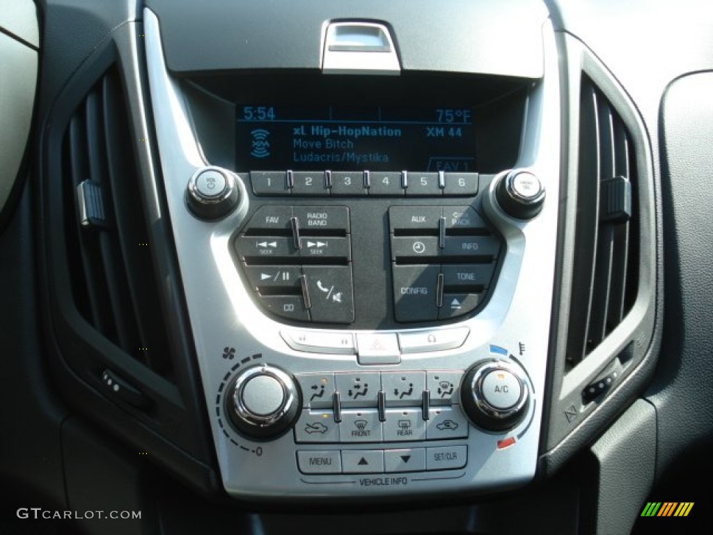 2013 Chevrolet Equinox LS AWD Controls Photos