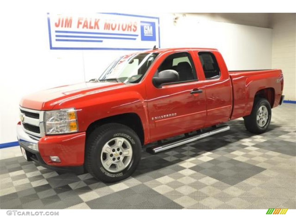 2007 Silverado 1500 LT Extended Cab 4x4 - Victory Red / Ebony Black photo #1