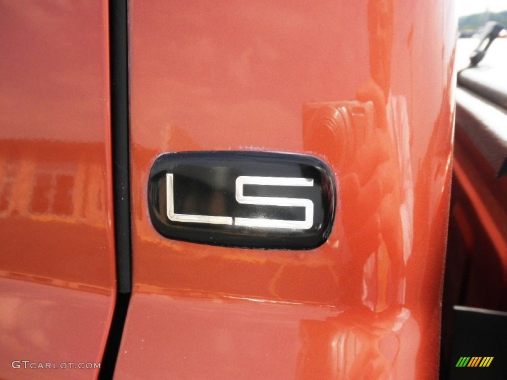 2001 Chevrolet Silverado 1500 LS Extended Cab 4x4 Marks and Logos Photos