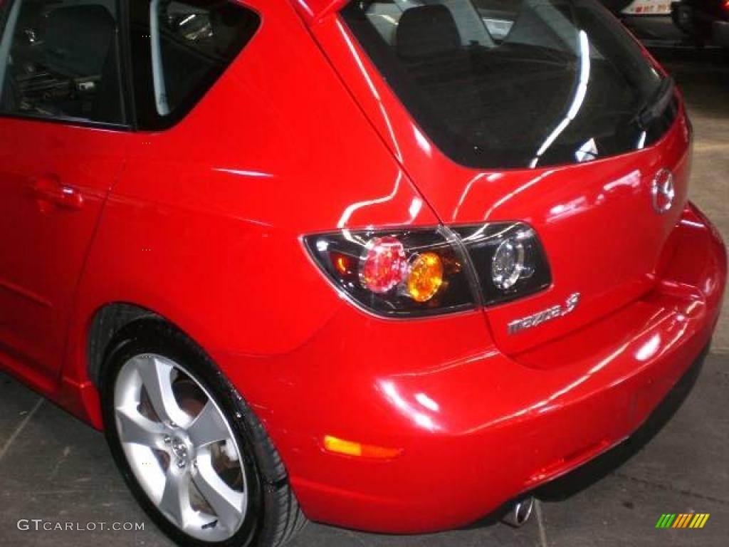 2005 MAZDA3 s Hatchback - Velocity Red Mica / Black/Red photo #50